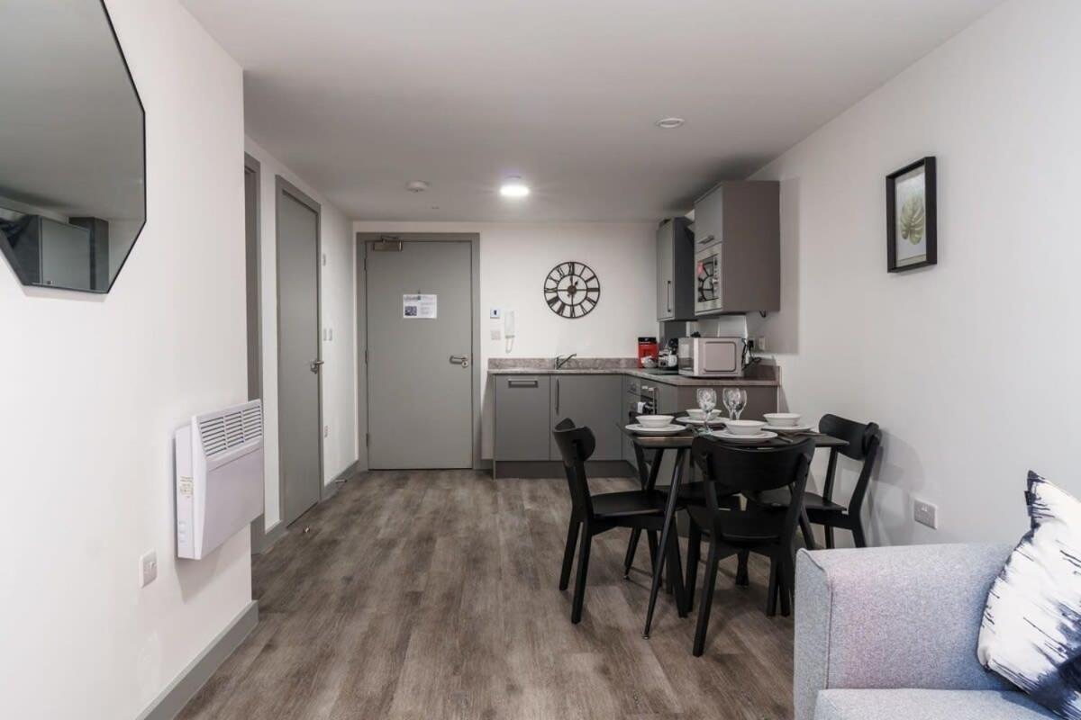 Contemporary 1 Bed Apartment In Liverpool Centre Exterior foto
