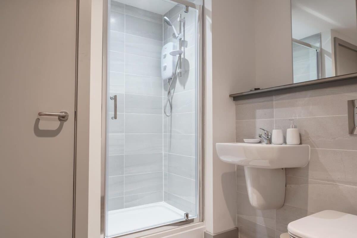 Contemporary 1 Bed Apartment In Liverpool Centre Exterior foto